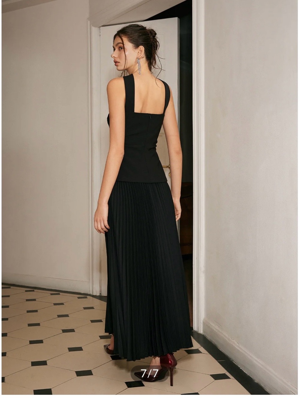Choker Design Pleated Panel Dress Size S - Picture 4 of 8